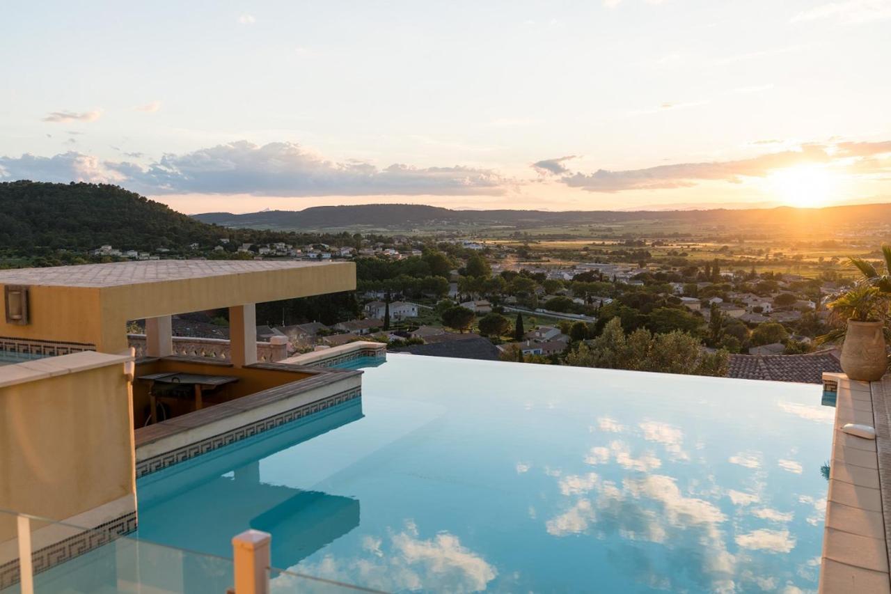 Appartements Vue Panoramique Avec Piscine Et Jacuzzi Langlade Exterior foto